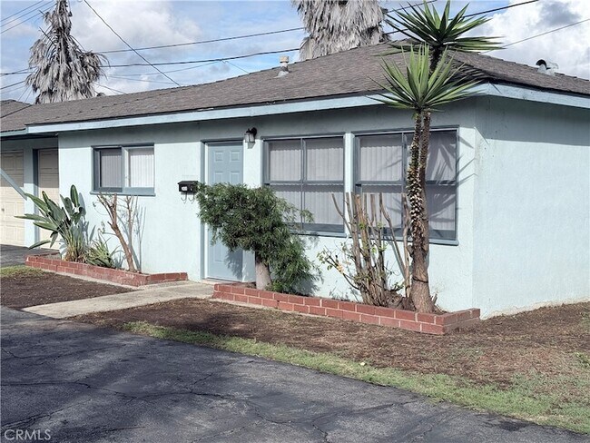 Foto del edificio - 24638 Eshelman Ave