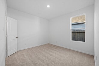 Building Photo - 349 Tejas Trl