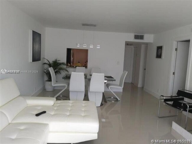 Building Photo - 1801 S Ocean Dr