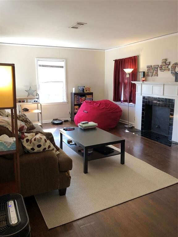 Building Photo - 1606 Vermont St