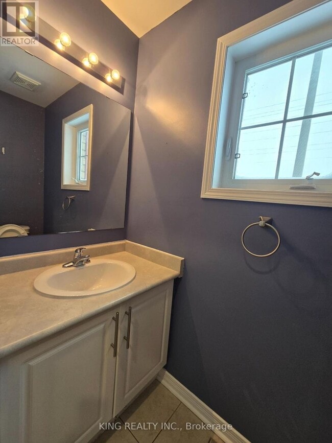 Building Photo - 44 Kimble Ave