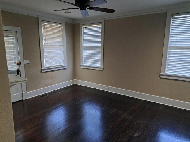 Foto del edificio - 5060 Austell Powder Springs Rd SW