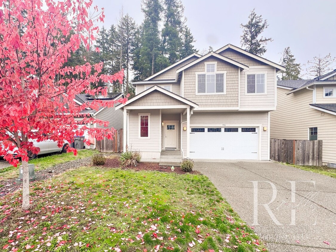 Primary Photo - Spacious East Bremerton Home with Vaulted ...