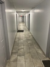 Building Photo - 1600 Park Cir