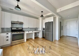 Building Photo - 409 Eastern Pkwy
