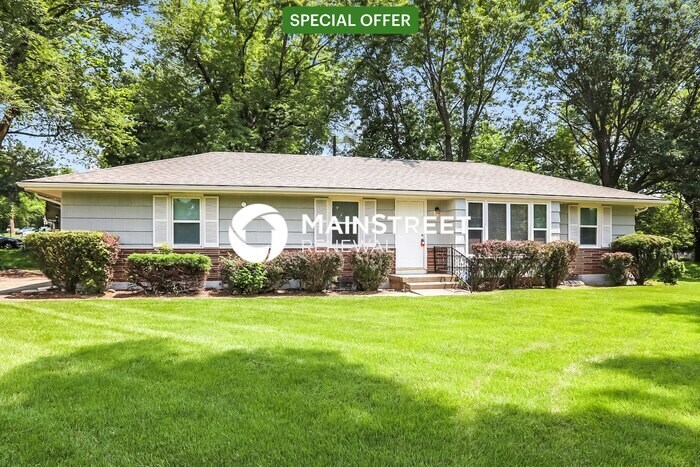 Foto principal - 3 Bedroom Pet-Friendly Home in KANSAS CITY...