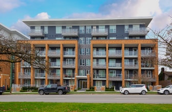 Building Photo - 6933 Cambie St.