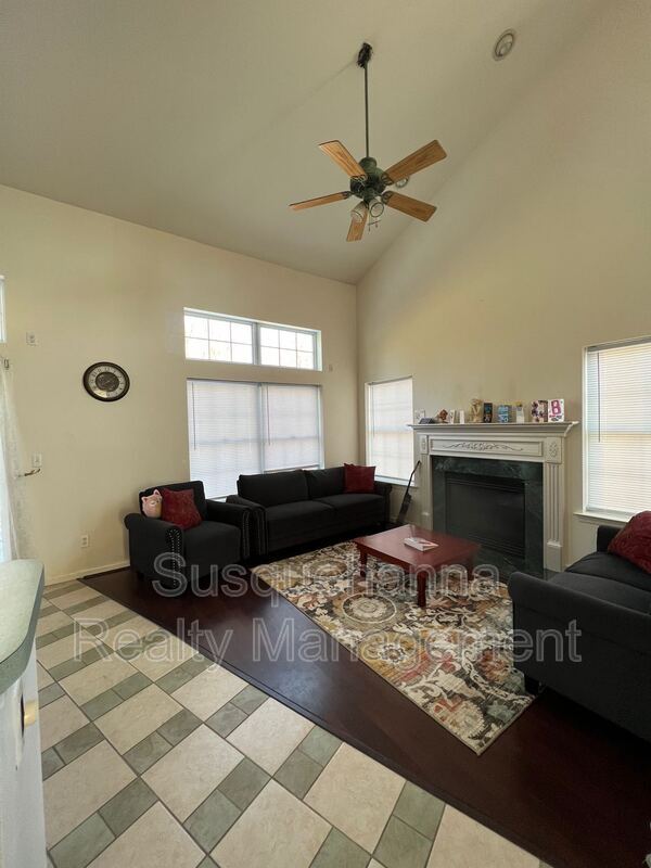 Building Photo - 108 Woodside Ct