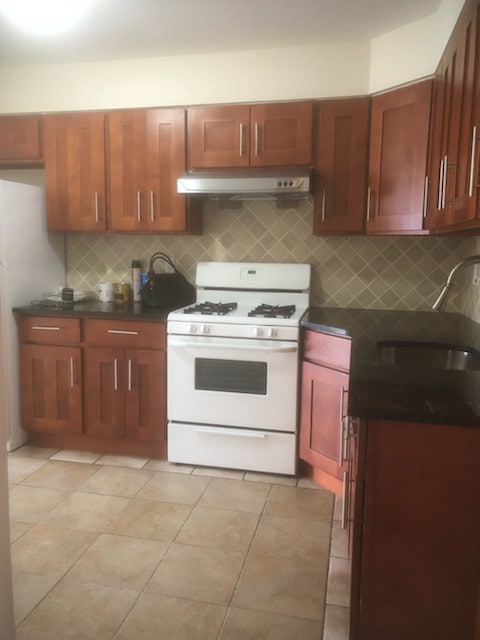 Building Photo - 58-11 74th St