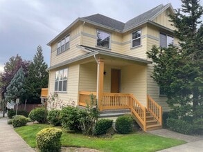 Building Photo - 253 SW 105th Terrace