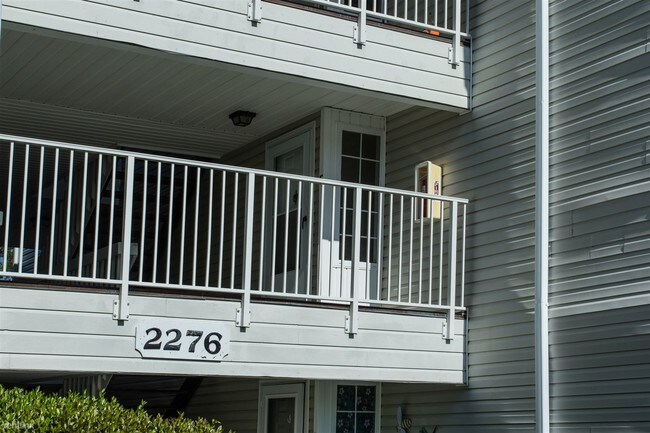 Building Photo - 2276 Essex Dr
