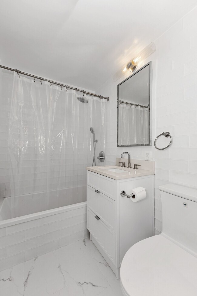 Foto del edificio - 333 E 46th St