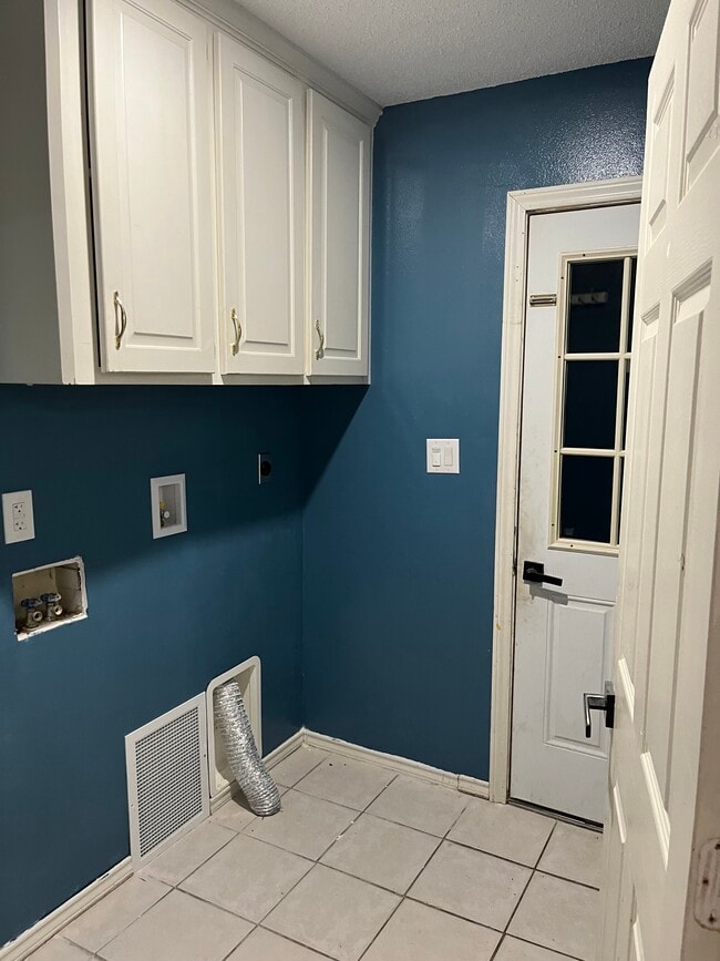 Foto del edificio - 12 Lacey Dr