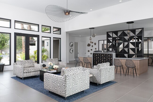 Casa club elegante - Arrowhead Summit Apartment Homes