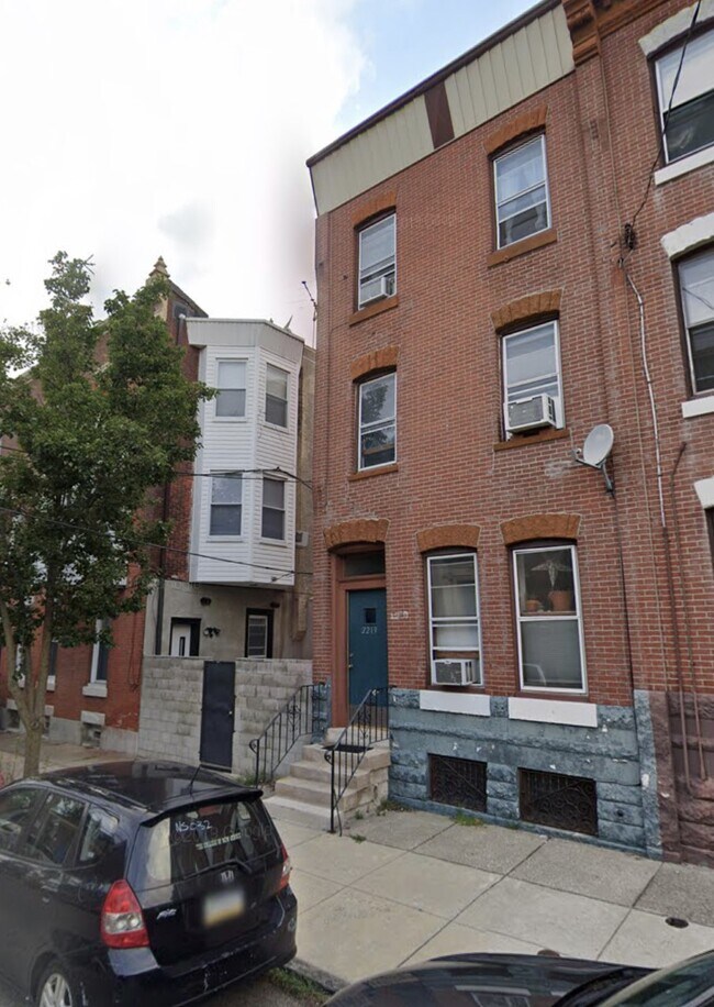 Foto del edificio - 2219 Parrish St