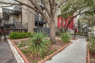 Building Photo - 4301 Hartford St