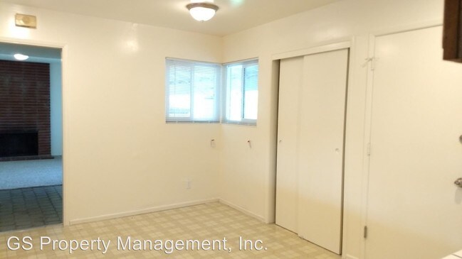 Building Photo - 6063 Pineland Ave