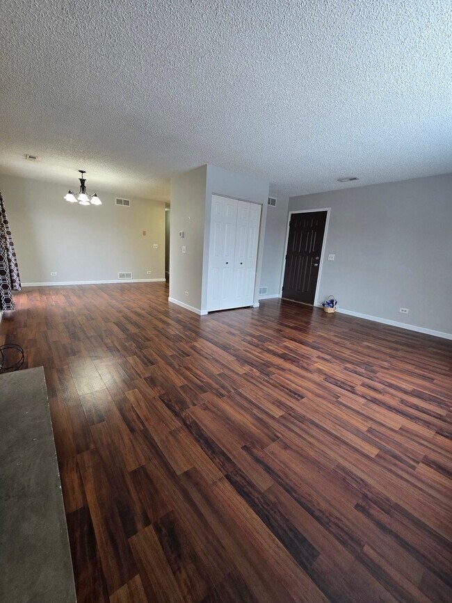 Foto del edificio - 1005 Manchester Ct