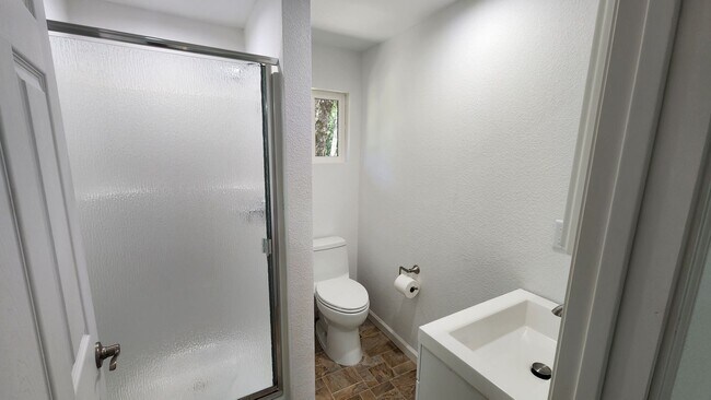 Foto del edificio - Lovely cottage home located minutes from Yuba devide