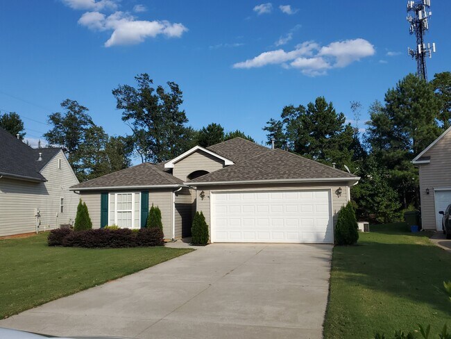 Building Photo - 404 Flanders Ct