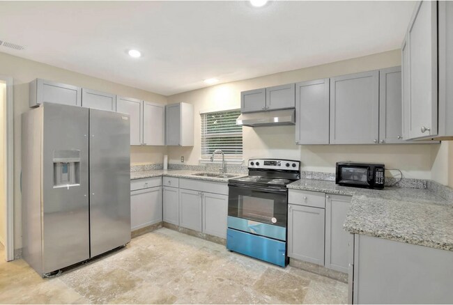 Building Photo - 111 Kerens St