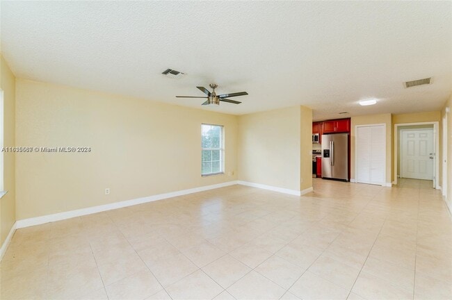 Foto del edificio - 4437 Sunny Ln Ave