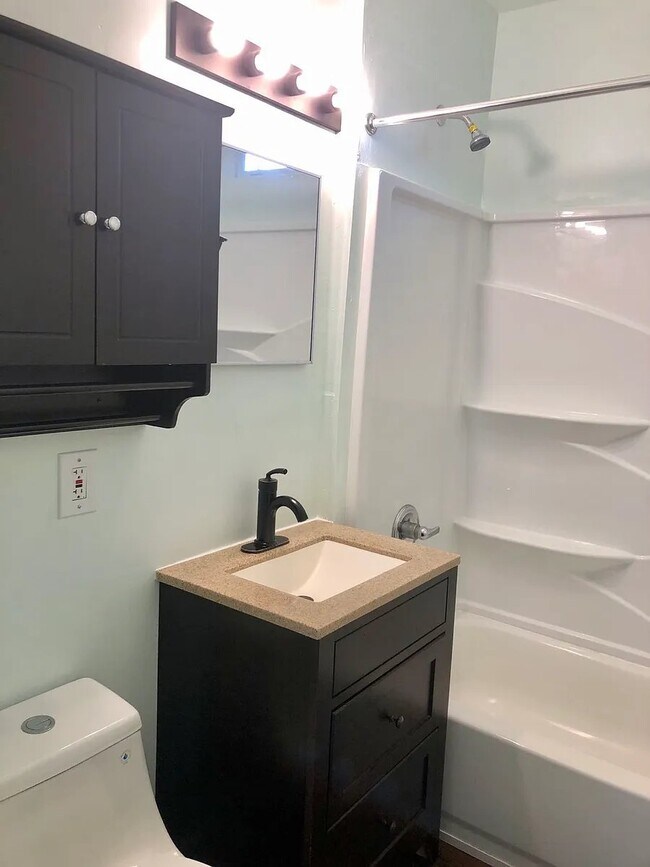 Foto del edificio - 1109 W 41st St