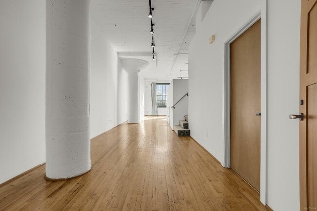 Building Photo - 151 Alice B Toklas Plz