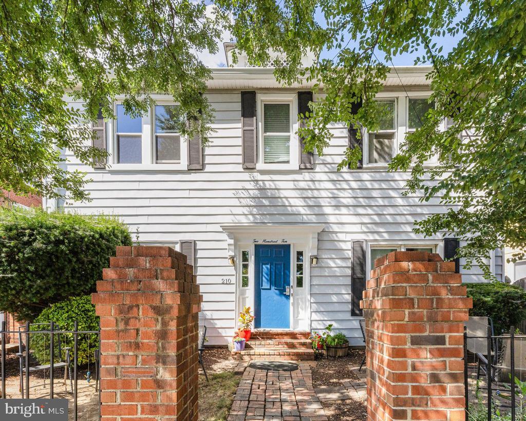 Primary Photo - 210 E Windsor Ave