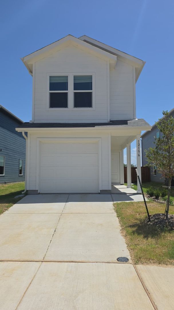 Foto del edificio - Modern 3-Bed New Construction with 2.5 Baths in Charming Providence Village!