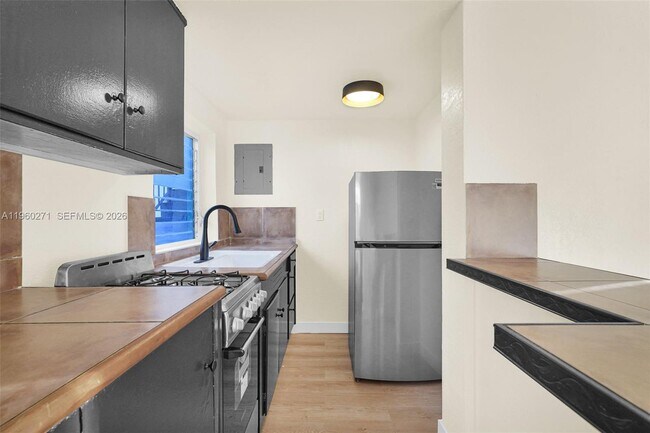 Building Photo - 12287 NE 7th Ave