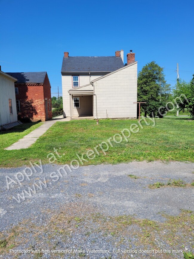 Building Photo - 739 Marticville Rd