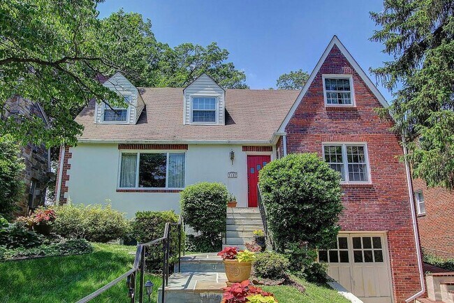 Building Photo - 3167 Westover Dr SE