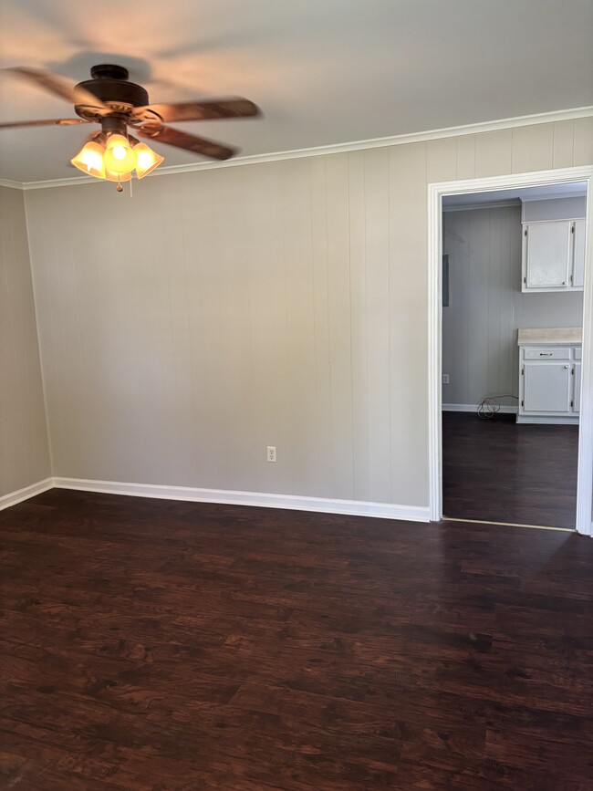 Building Photo - 141 Fannie Dr