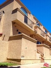 Building Photo - 4349 Cahuenga Blvd