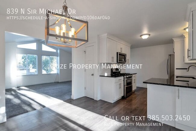 Building Photo - 839 Sir Michael Dr