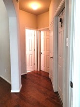 Building Photo - 6042 Starbrook Creek Dr