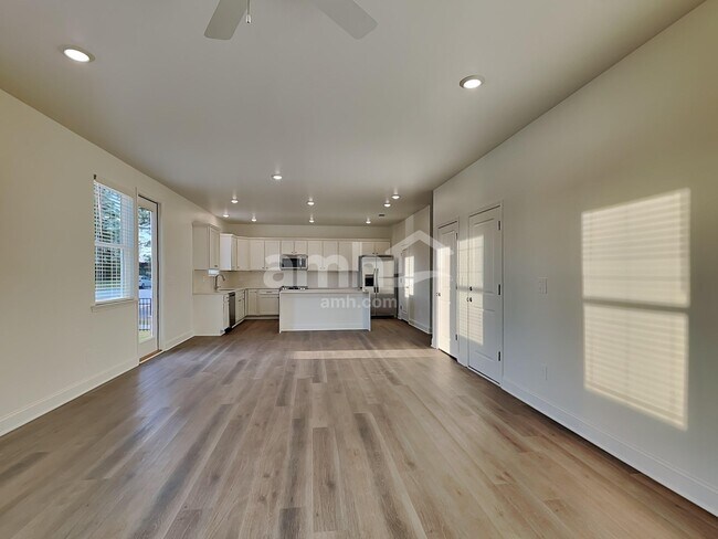 Foto del edificio - 314 Golucke Way