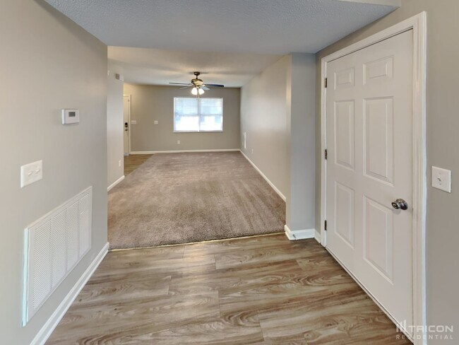 Foto del edificio - 741 Elderberry Ln