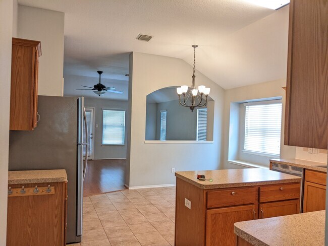 Building Photo - 122 Brazos Gardens Dr