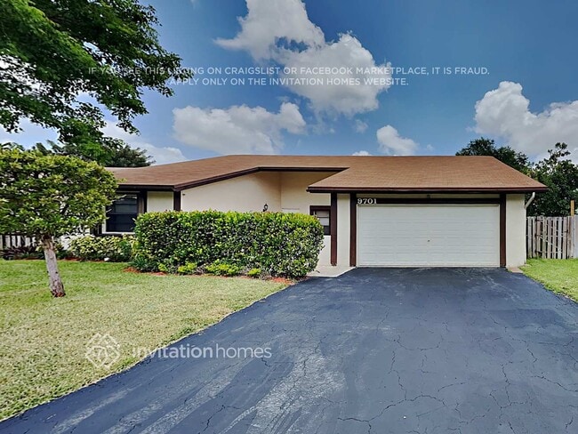Building Photo - 9701 NW 33rd Manor