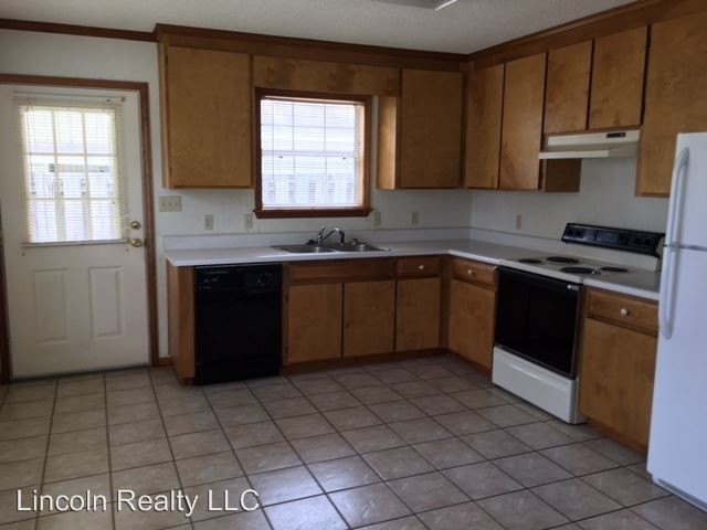 Foto del edificio - 2314 Pineview Dr