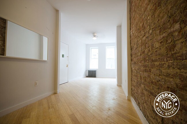 Foto del edificio - 310 Jefferson St