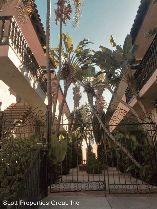 Foto del edificio - 11972-11978 Kiowa Ave