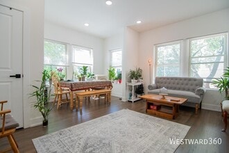 Building Photo - 6201 N Glenwood Ave