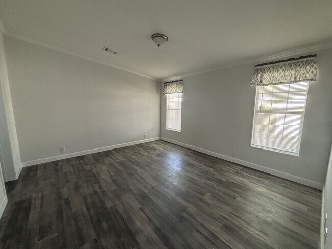Foto del edificio - 940 W Roseau Ave