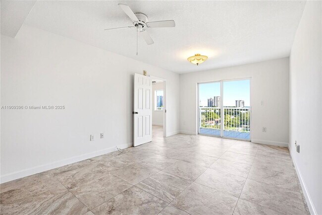 Foto del edificio - 280 SW 20th Rd