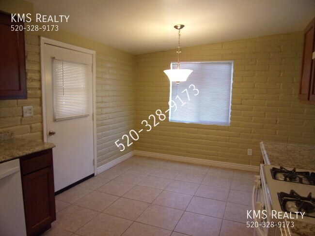 Building Photo - 3 Bed / 2 Bath - (OWNER/AGENT)