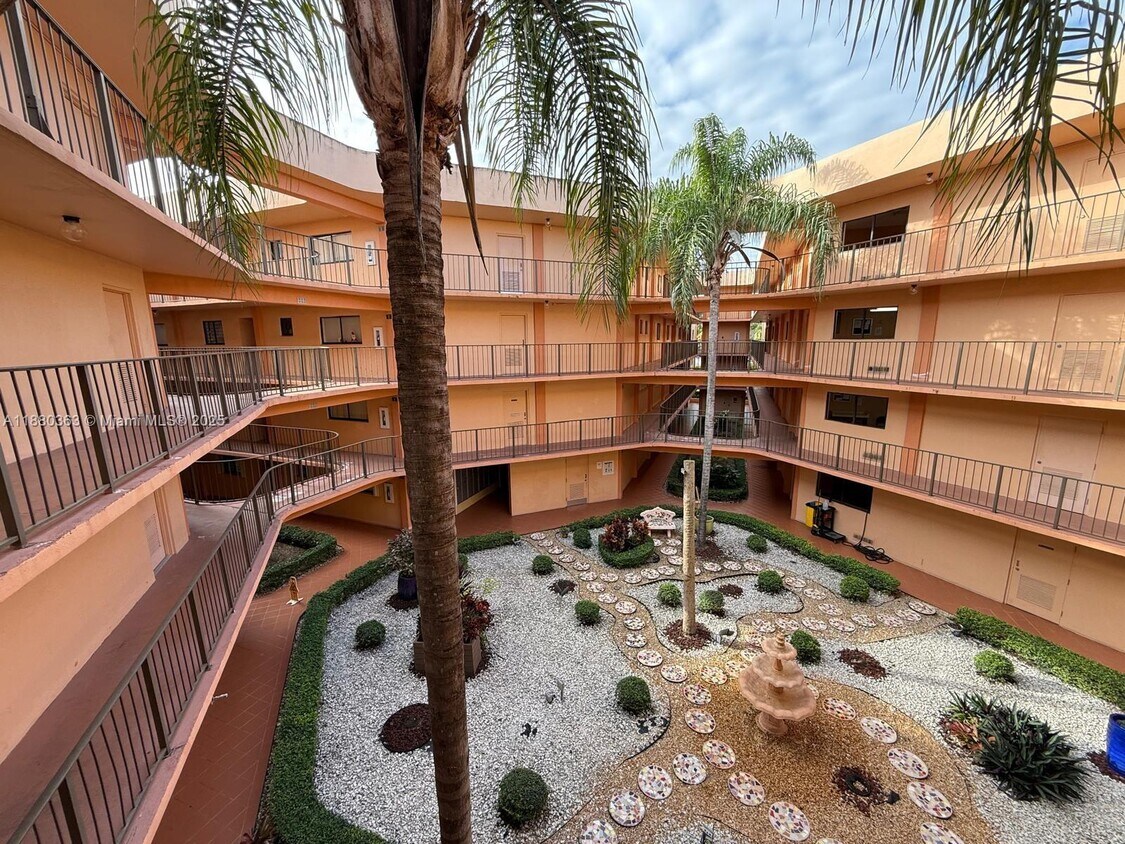 Foto principal - 8600 SW 133rd Avenue Rd