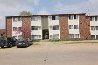 Building Photo - 802 Benton Dr